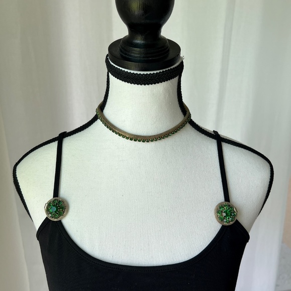 Vintage Weiss Emerald Green Rhinestone Necklace, Earrings & Brooch Set - Picture 15 of 15